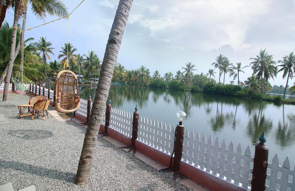 Munroe Island Lake Resort Mundrothuruth Bagian luar foto