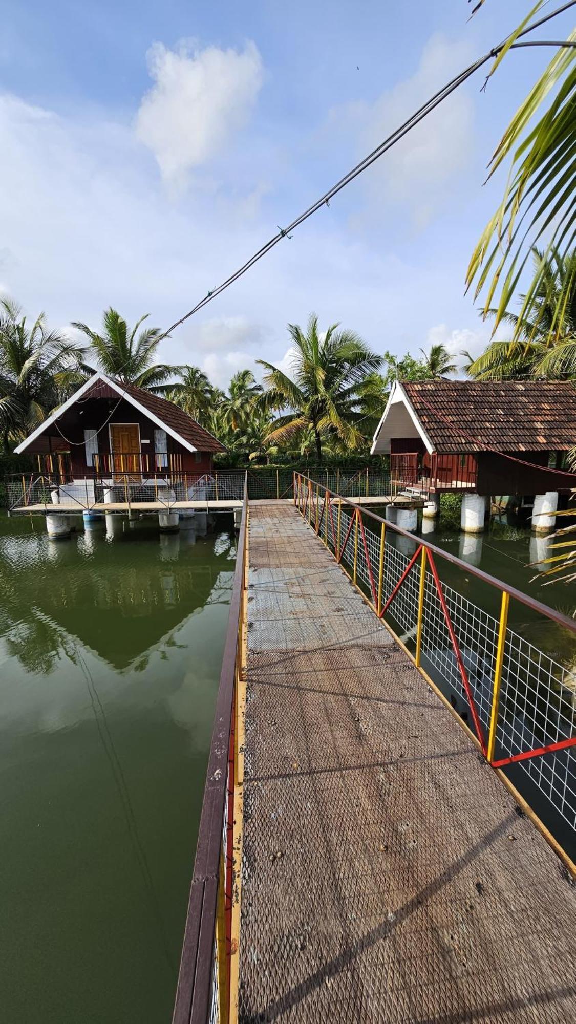Munroe Island Lake Resort Mundrothuruth Bagian luar foto