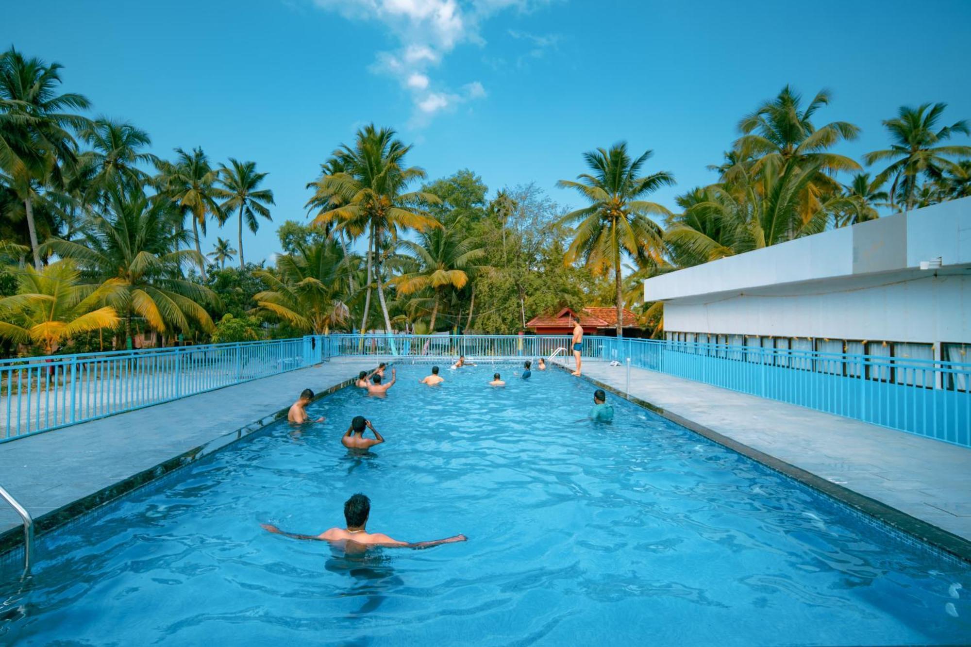 Munroe Island Lake Resort Mundrothuruth Bagian luar foto
