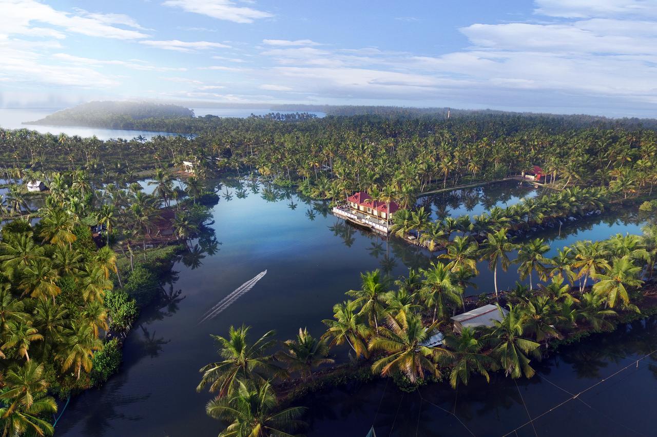 Munroe Island Lake Resort Mundrothuruth Bagian luar foto