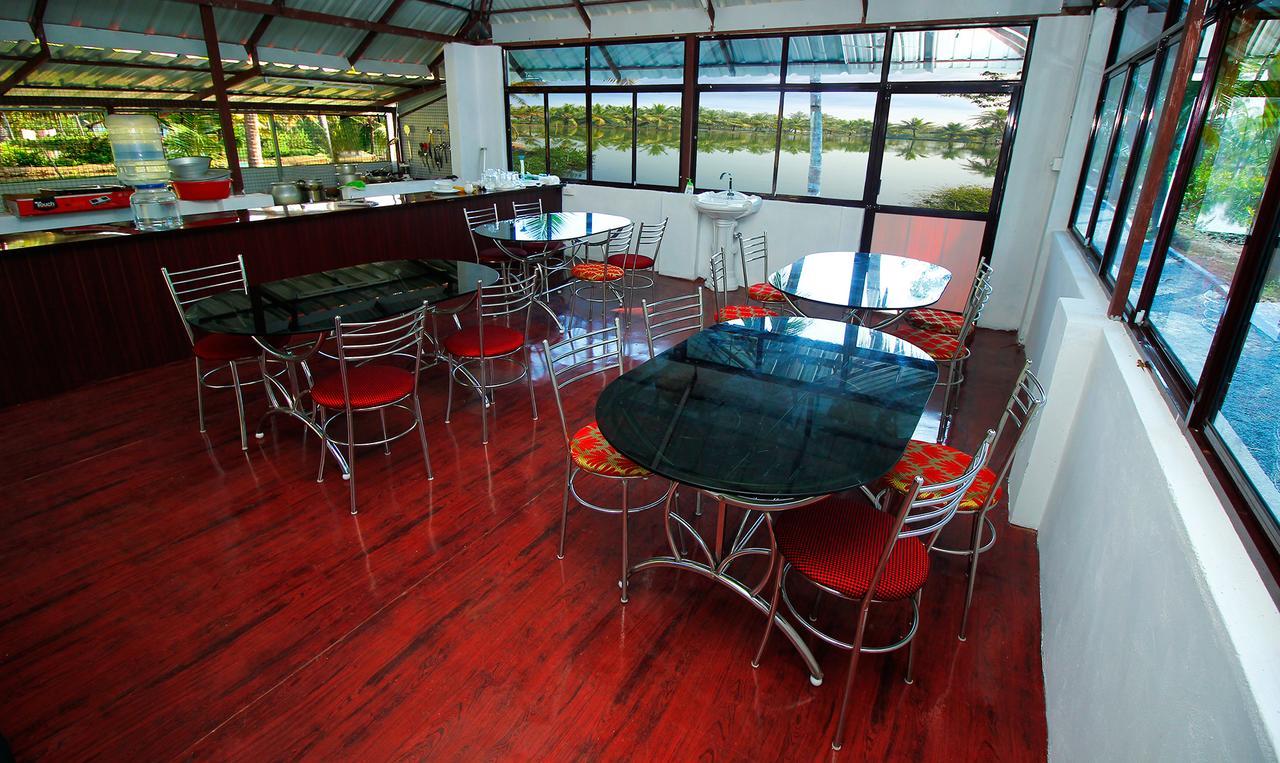 Munroe Island Lake Resort Mundrothuruth Bagian luar foto