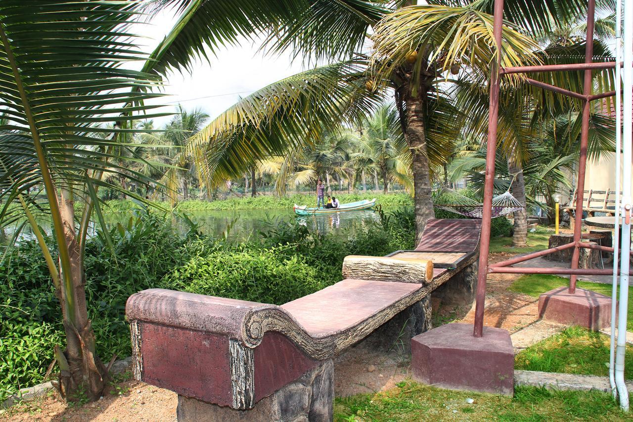 Munroe Island Lake Resort Mundrothuruth Bagian luar foto